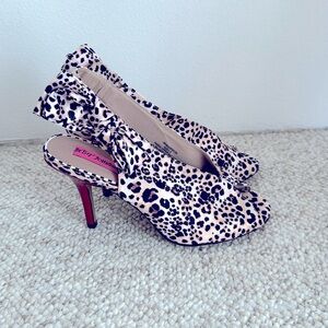 Betsy Johnson Cheetah Print Heels Sz 7.5